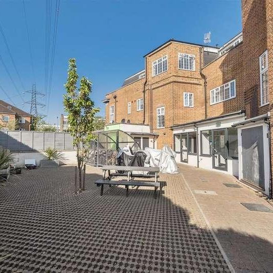 Petunia Court, New Malden, KT3 - Photo 1