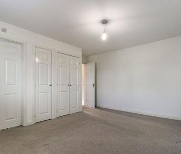 4 bedroom detached house to rent - Photo 6