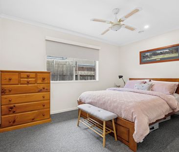 Comfortable Family Home in Quiet Court Location - Photo 5