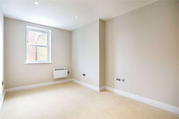 A luxury one bedroom apartment with off street parking. - Photo 1