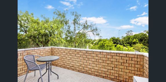 Two Bedroom Unit in the Heart of Penrith - Photo 2
