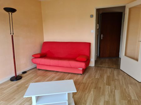 Location Appartement 1 pièce 31m² LE CREUSOT 71200 - Photo 2