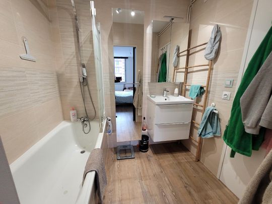 Location Appartement 3 pièces 75m² LA MADELEINE 59110 - Photo 1