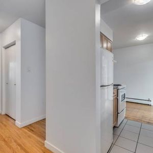 Available April 1st-FURNISHED-Pet Allowed Studio@1985 W 8th Ave - Photo 2