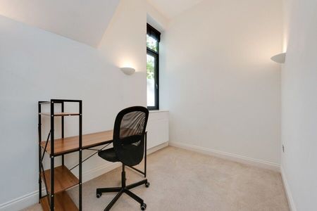 3 Bedroom Flat To Let - Photo 5