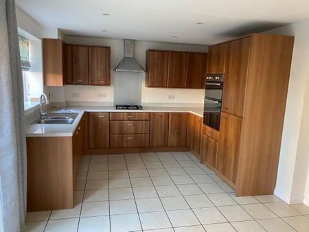 3 bedroom semi-detached house to rent - Photo 5