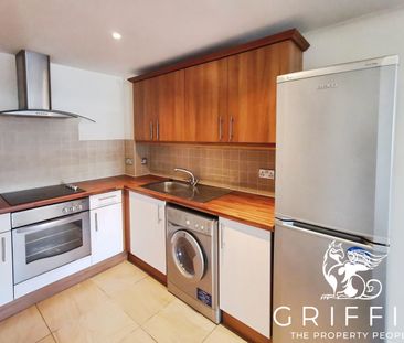 Calcutta Road, Tilbury, RM18 - Photo 3