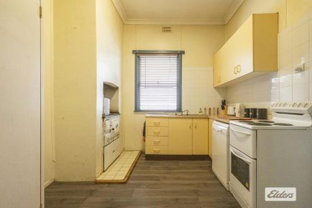 Central, Double Storey Family Home - Photo 5