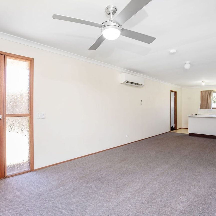 3 Bedroom in Ashmore, new floors, new appliance,new kitchen - Photo 1