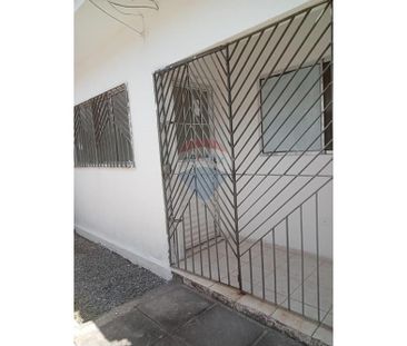 Aluga-se - Casa de Condomínio Aconchegante em Candeias - Photo 2