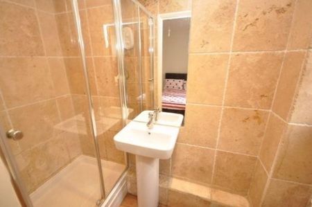 1 Bed - Stewart House, Kirkgate, Town Centre, Huddersfield - Photo 5