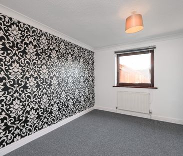 2 bedroom semi-detached house to rent - Photo 4