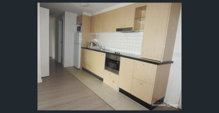 UPDATED LARGE 2 BEDROOM APT! - Photo 3