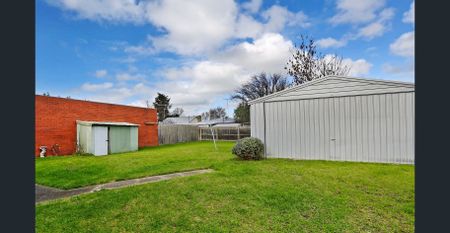 TIDY HOME ON LARGE BLOCK - Photo 5
