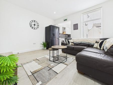 5 bedroom house to rent - Photo 2