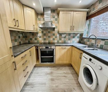 3 bedroom end of terrace house to rent - Photo 2