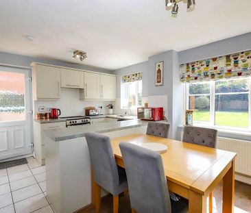 3 bedroom detached house to rent - Photo 4