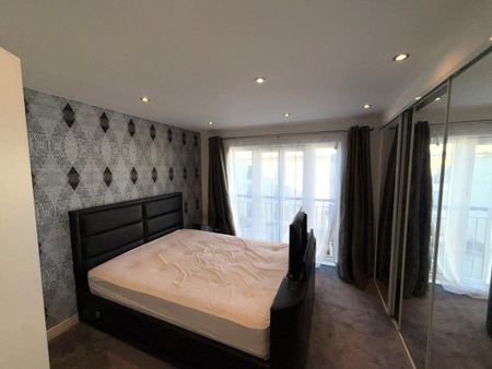 2 bedroom flat to rent - Photo 3