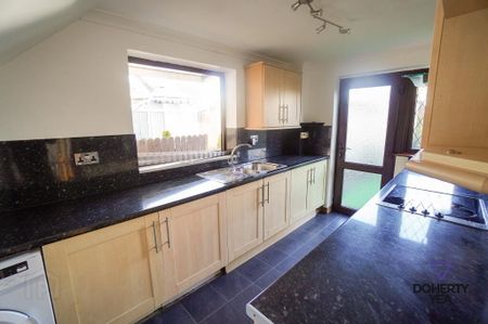 8 Chilton Road, Carrickfergus, BT38 7JT - Photo 4