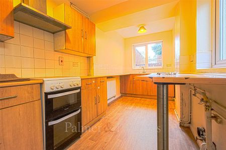 2 bedroom end of terrace house to rent - Photo 4