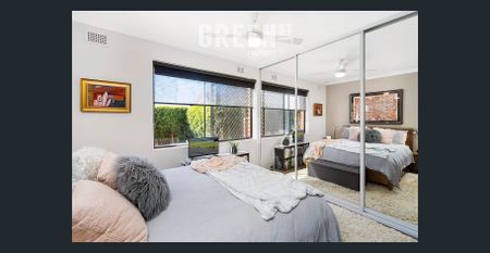 A hidden Merewether gem — coastal living at its finest - Photo 4