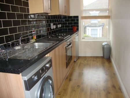 2 bedroom apartment to rent - Photo 4