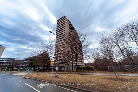 2102 10 Sunny Glenway - Photo 2
