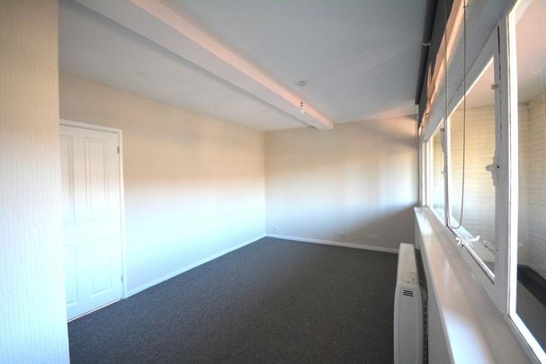 2 bedroom maisonette to rent - Photo 1