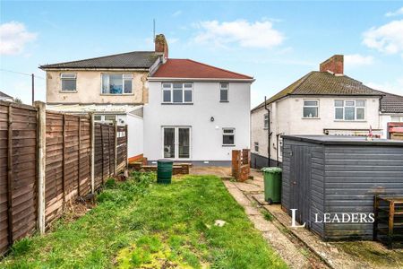 3 bedroom semi-detached house to rent - Photo 4