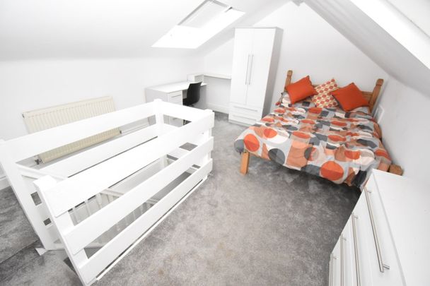 5 Bed Terraced House, Whitby Road, M14 - Photo 1