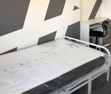 8 bedroom terraced house to rent - Photo 3