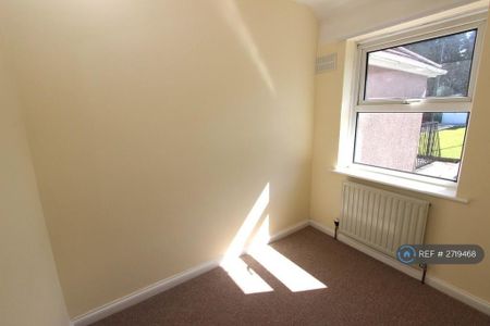 2 bedroom semi-detached house to rent - Photo 4