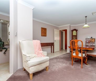 $900/w Spacious 4x2 Family Home in Canning Vale! - Photo 3