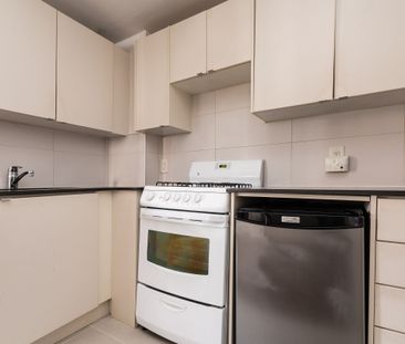 160 Huron Street - Photo 4