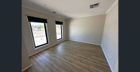 4 BEDROOM HOME Seven Creeks Estate - Photo 3