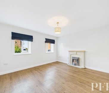 3 bedroom end of terrace house to rent - Photo 2