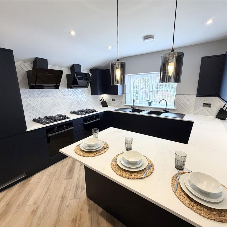Whetstone Lane, Birkenhead - Photo 1