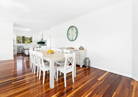 Immaculate large family home - the choice is yours! - Photo 4