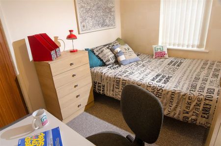 4 bedroom private hall to rent - Photo 5