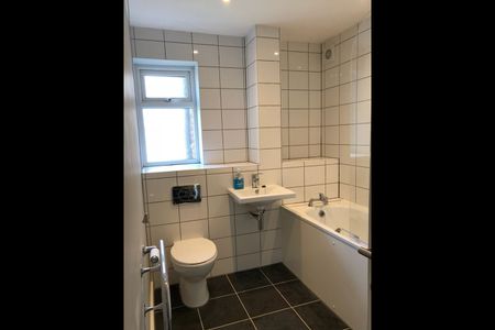 3 Bed Flat, Old Bedford Road, LU2 - Photo 5