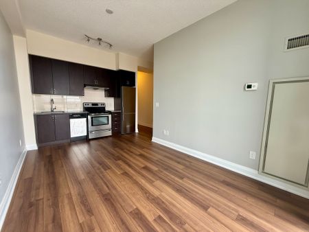 For Lease - 8763 Bayview Avenue Unit# 716, Richmond Hill, Ontario - Photo 2