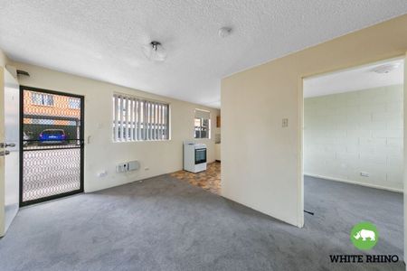 2/5 Charles Street, Queanbeyan - Photo 4