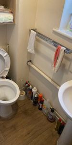 Room in a Shared House, Farrow Place, SE16 - Photo 4