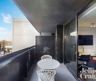 Hotel living right in the action! - Photo 2