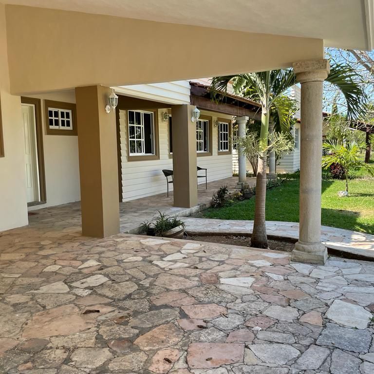 Hermosa casa en venta con estilo californiano - Photo 1