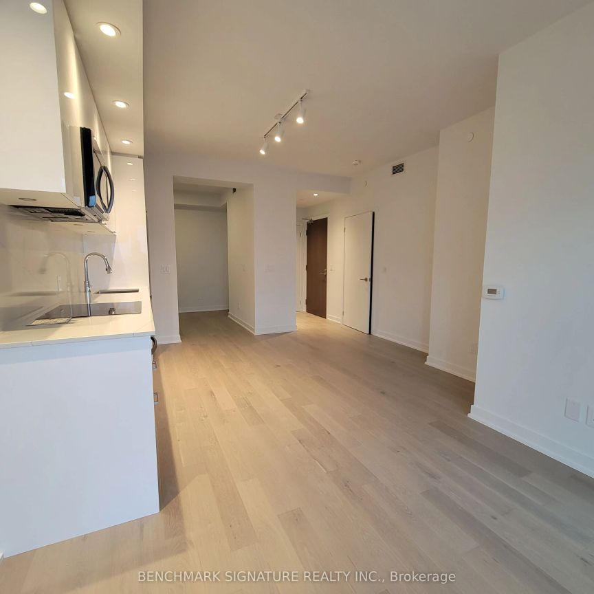 1926 Lake Shore Boulevard W #4115 - Photo 1