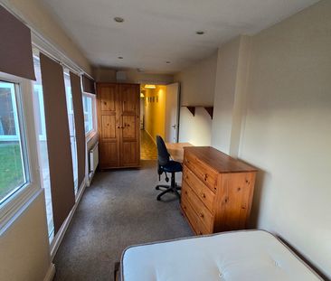 5 bed house to rent in Bluebell Crescent, Norwich, Norwich - Photo 5