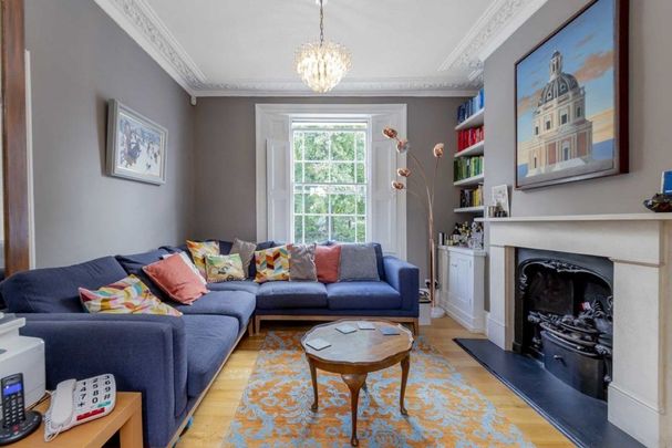 Arlington Square, Islington, N1 - Photo 1