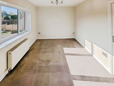 3 bedroom House To Let - Photo 5