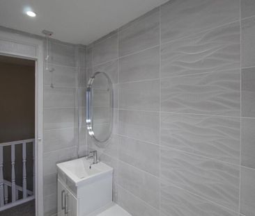 3 bedroom semi-detached house to rent - Photo 6